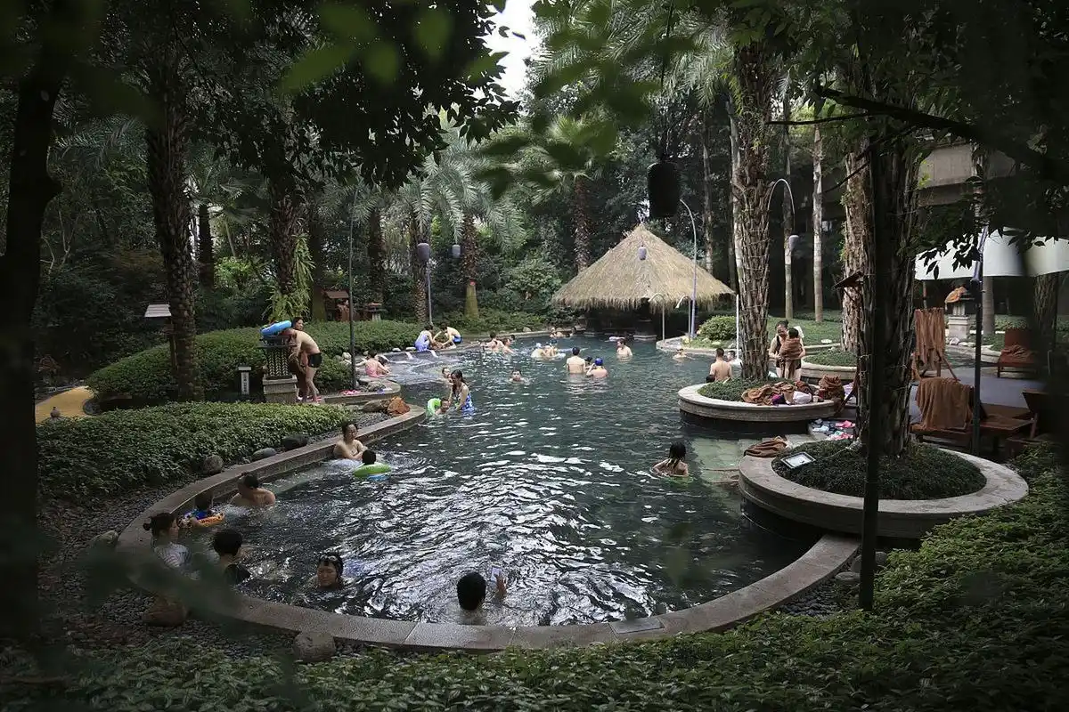 天冷哪里泡溫泉？重慶有沒有“假溫泉”？溫泉分布在哪些區域？-地大熱能